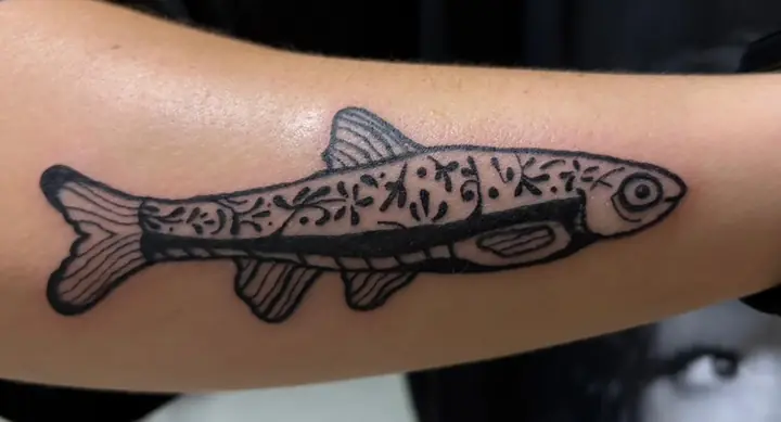 Tatuagem de peixe feita por aluno do START